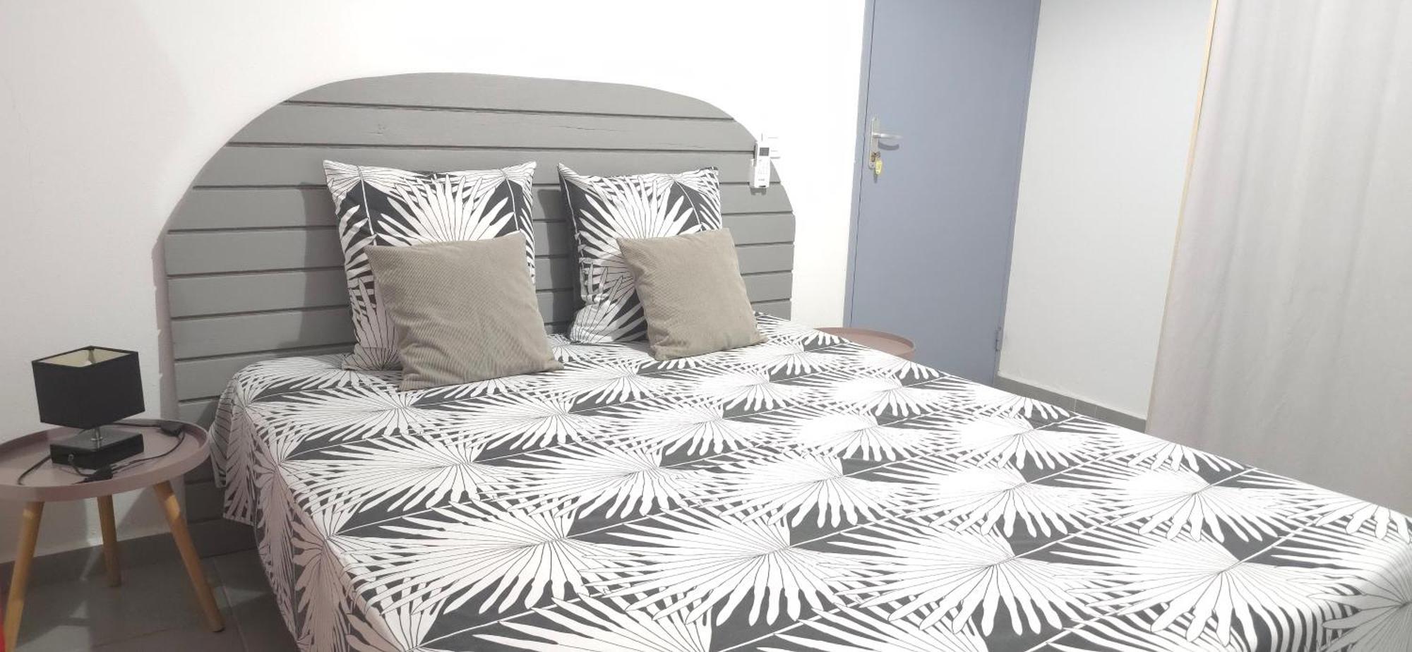 Maison Laurencia - Appartement De L'Etage Sainte-Anne  Ngoại thất bức ảnh